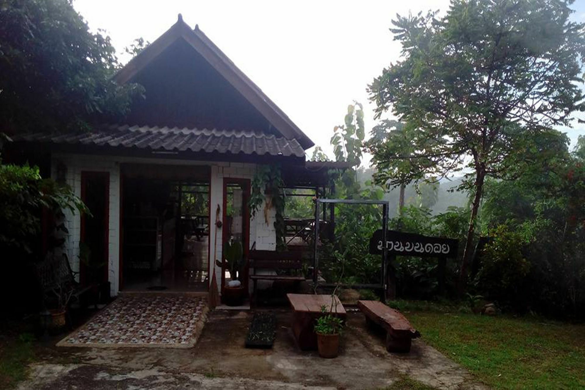 The Local Story Resort Ban Mon Talaeng Exterior foto