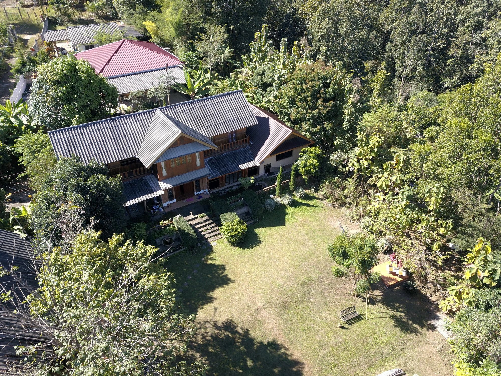 The Local Story Resort Ban Mon Talaeng Exterior foto